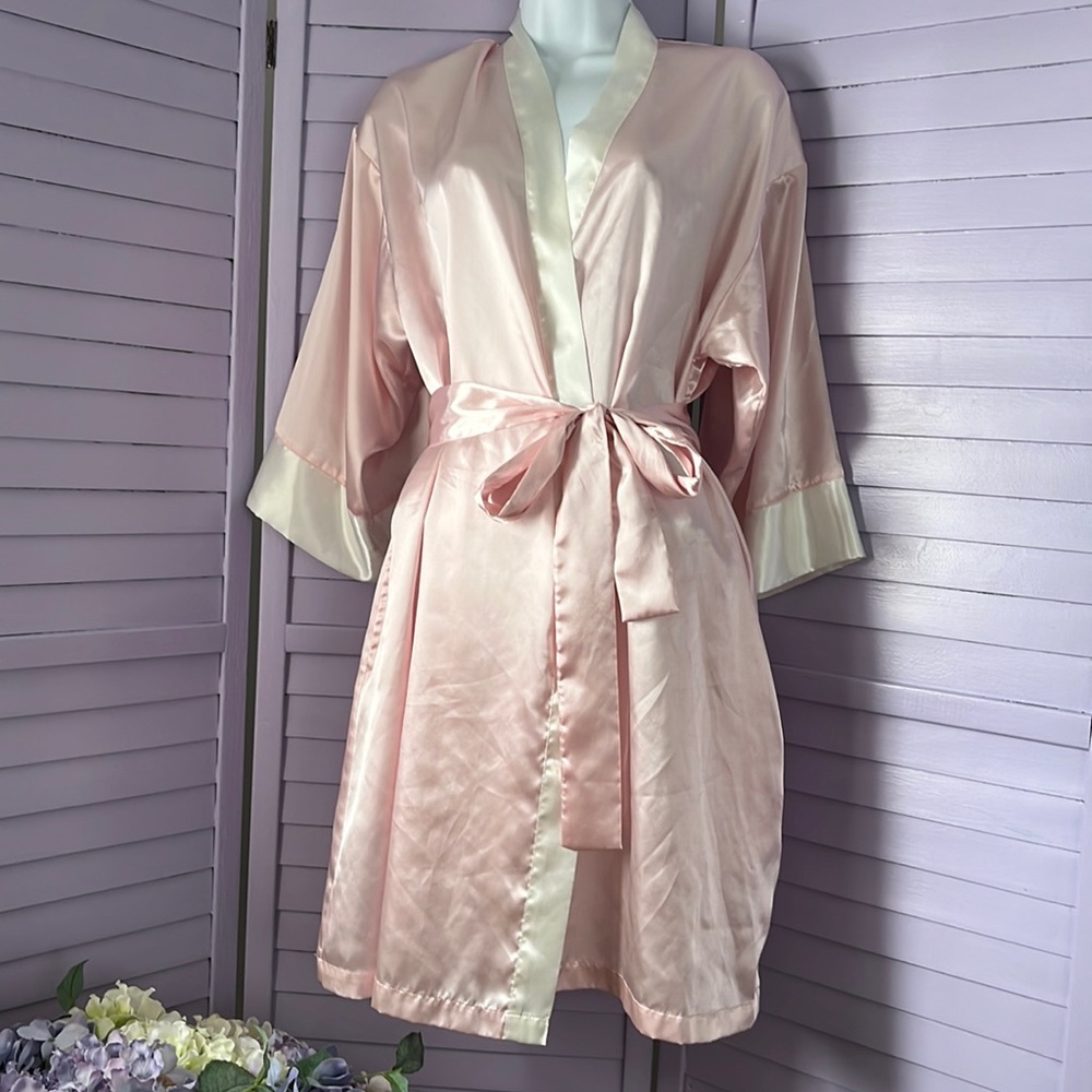 Morgan Taylor robe
